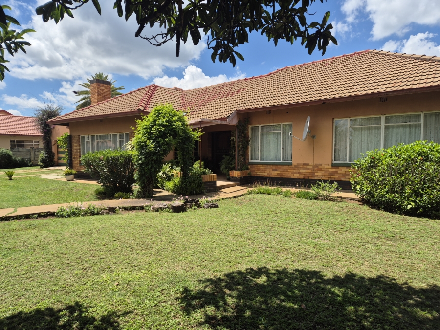 3 Bedroom Property for Sale in Songloed North West